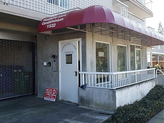 3rd image of 11532 15th Ave NE APT 306