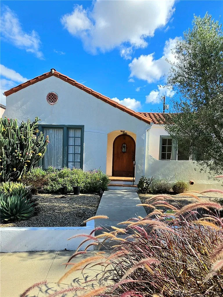 3 bed, 1495 sqft, $7,995 — Photo 1