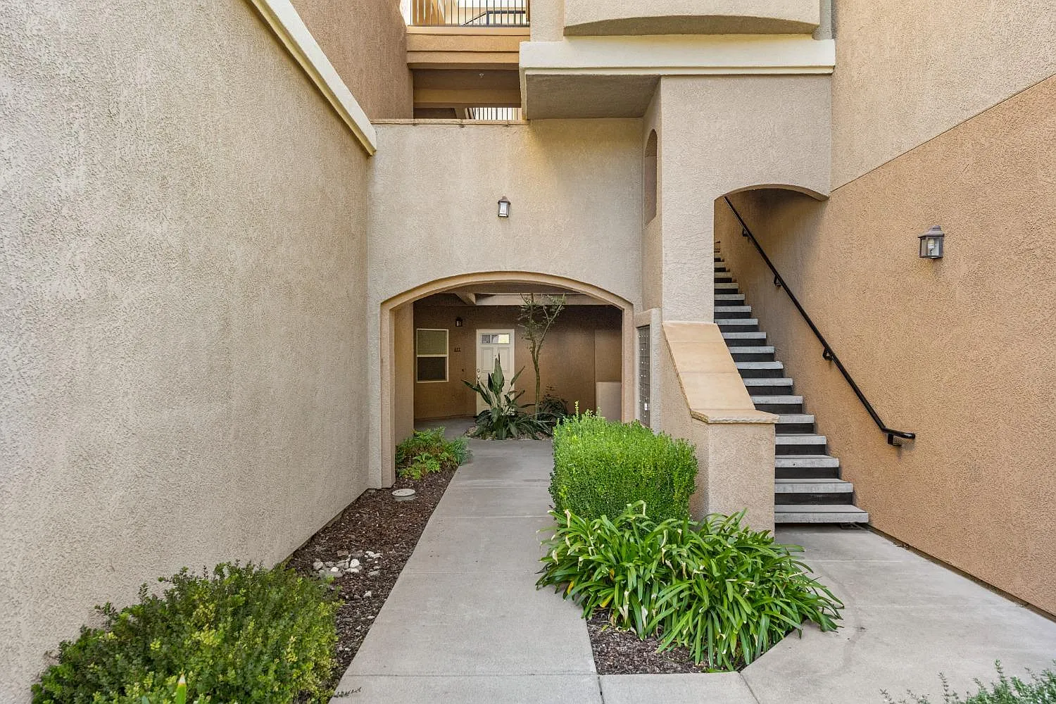 600 Moon Cir Unit 612 photo 1