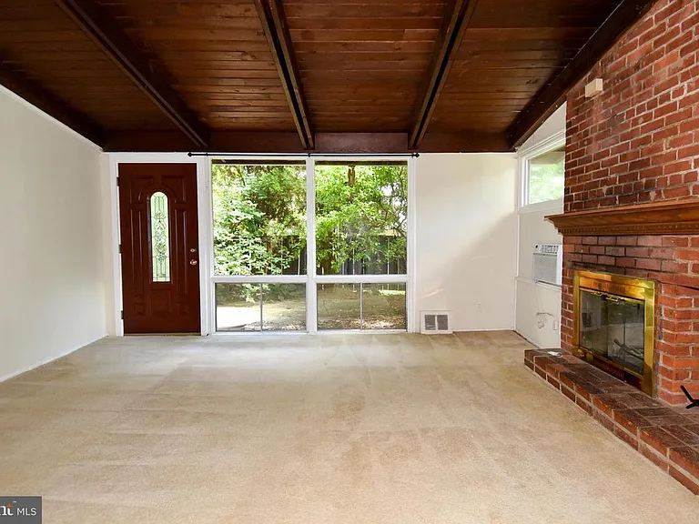 3415 Gallows Rd — Photo 6