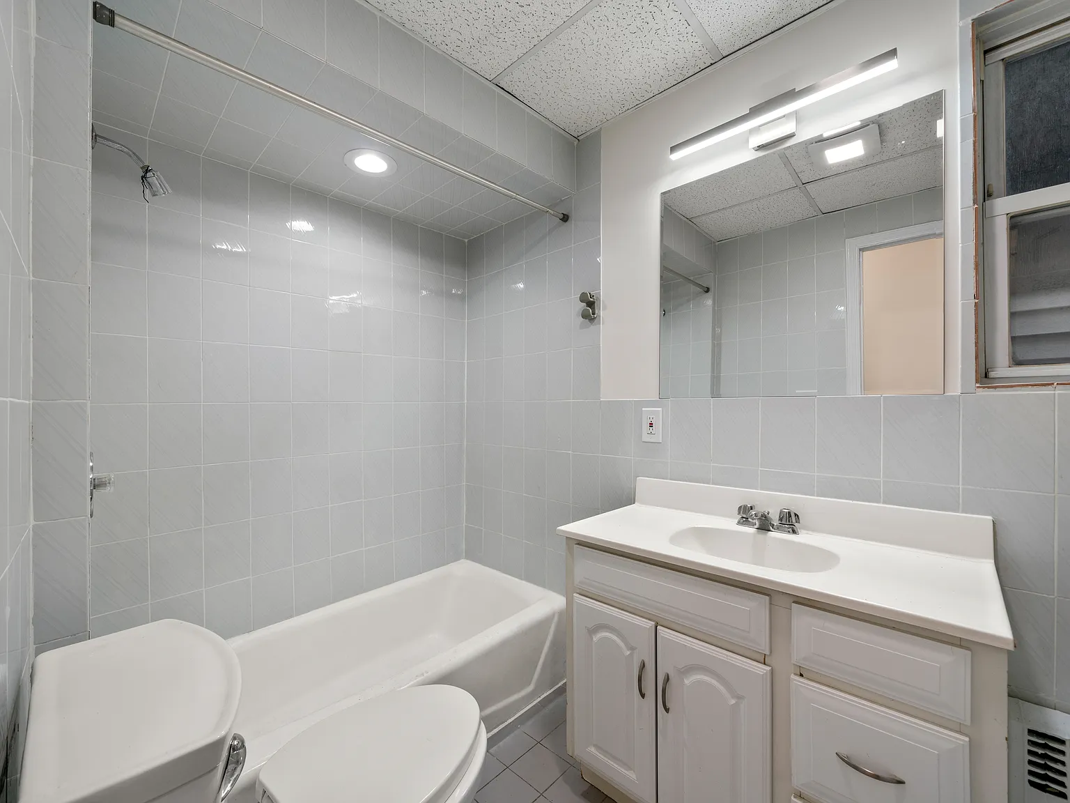 3 bed, $3,400 — Photo 4