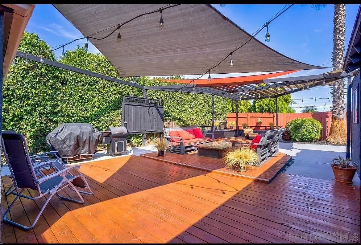 6571 Barnhurst Dr — Photo 2