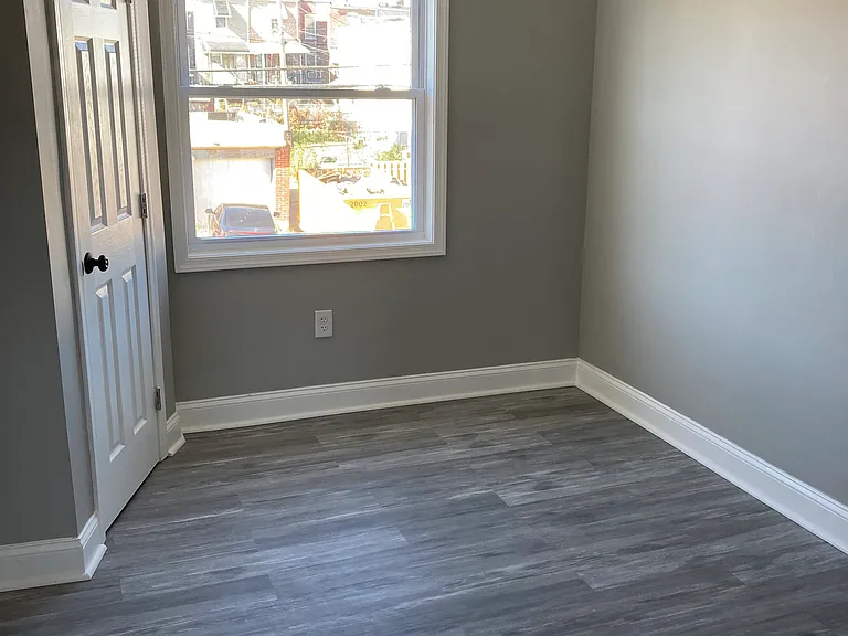 1220 Edison Hwy — Photo 6