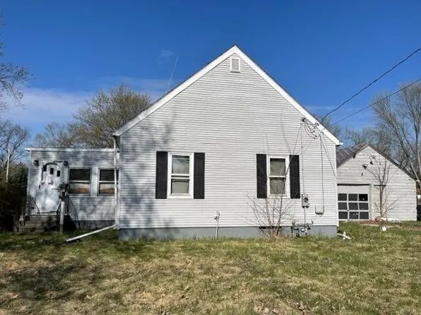 15007 Ackerson Dr, Battle Creek, MI 49014