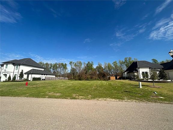 3rd image of 305 Cypress Crossing Cir