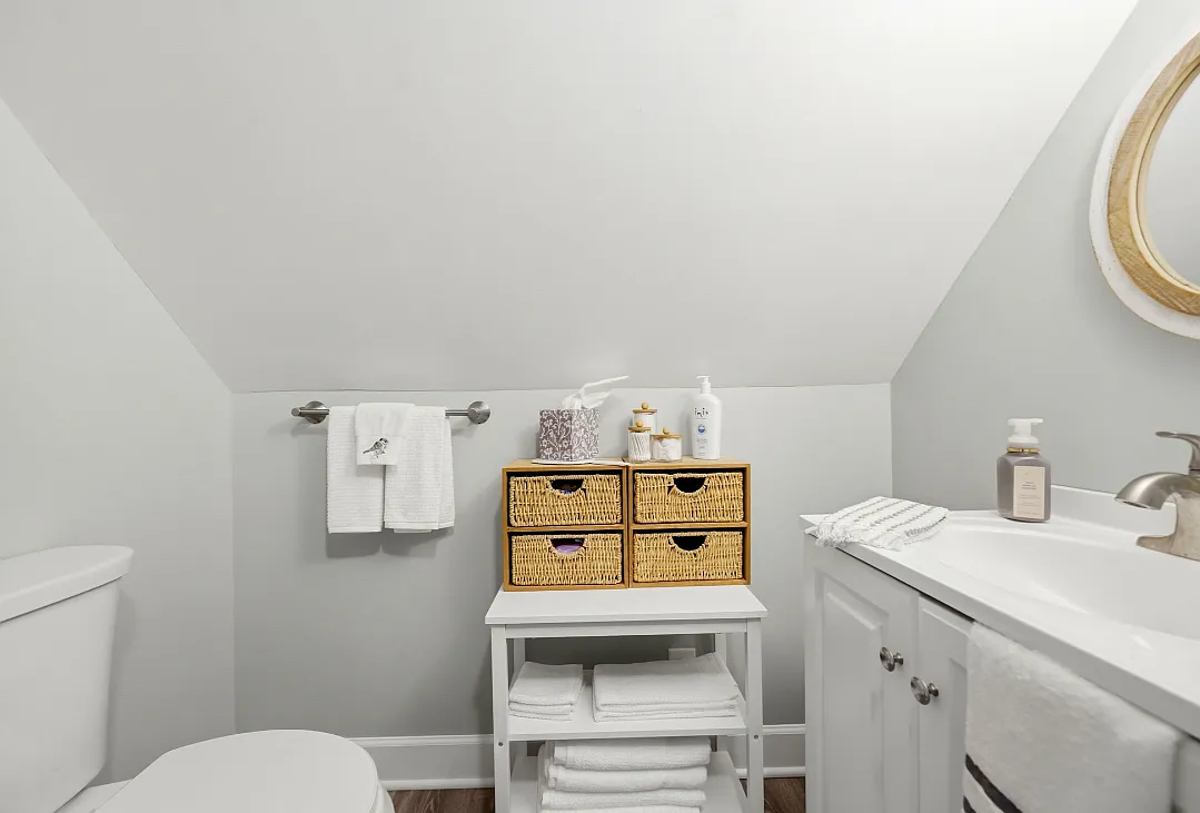 14 Martha Dr — Photo 2
