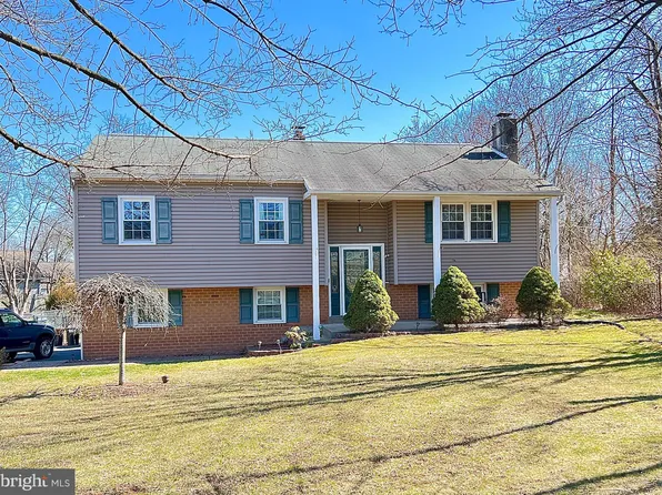 111 Municipal Dr, Gilbertsville, PA 19525