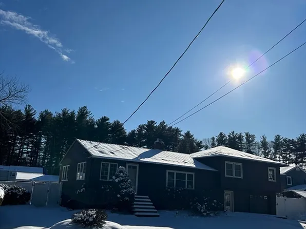 8 Cole St, Salem, NH 03079