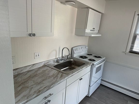 3rd image of 102 Lemans Dr #3
