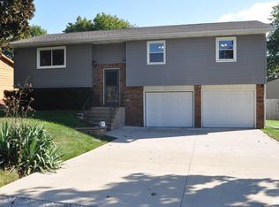 15 Circle O St, Colona, IL 61241