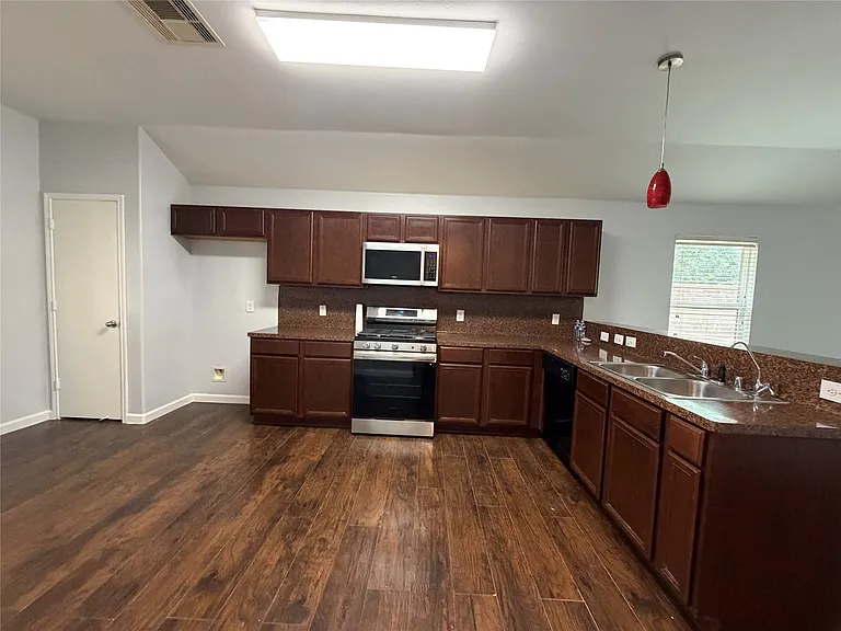 2902 Back Bay Brook Trl — Photo 6