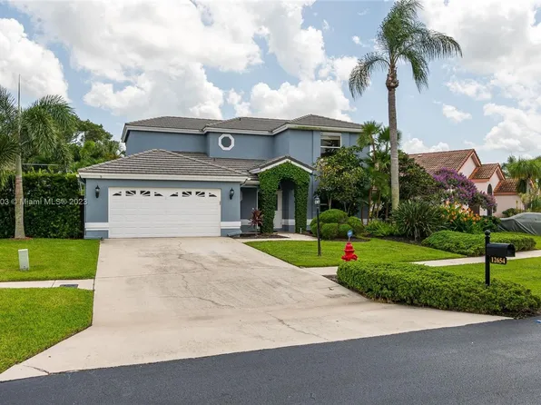 12654 White Coral Dr, Wellington, FL 33414