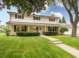 1128 Downing Dr, Waukesha, WI 53186