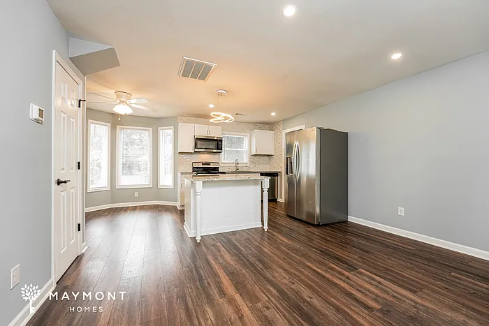 409 Longstreet St — Photo 9
