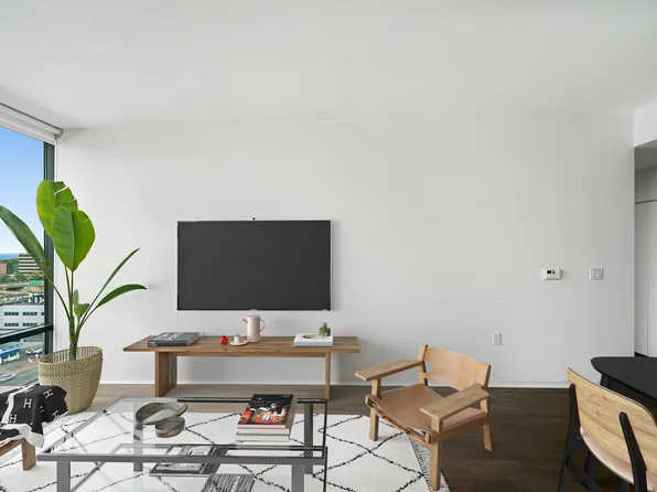 2030 Hudson Street image 48 of 284