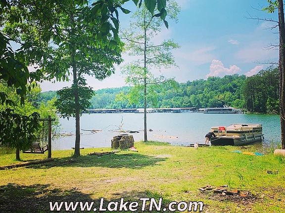 2nd image of 694 Lake Ln #2