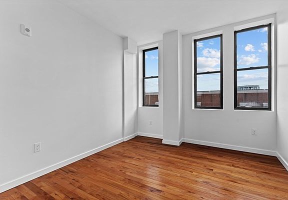 3rd image of 276-280 Essex St #502