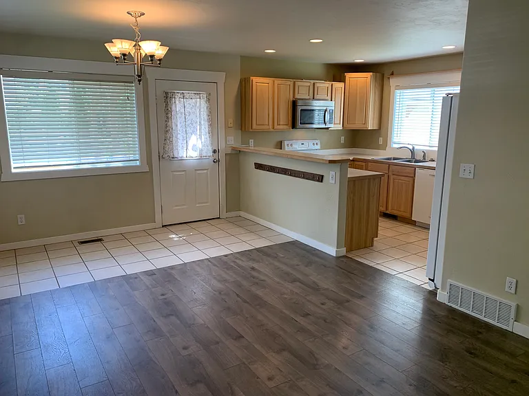 1826 Bluestone Dr — Photo 15