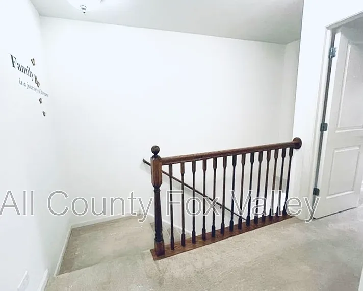 459 Grosvenor Ln — Photo 13