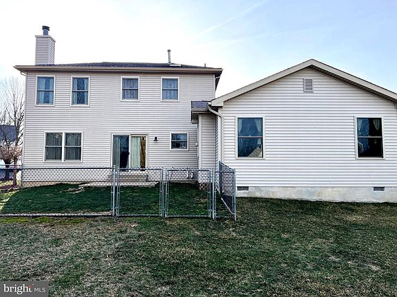 5th image of 621 Nicole Dr
