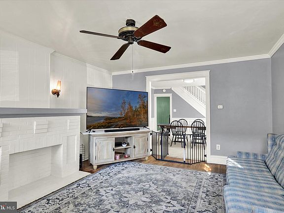 3rd image of 138 Franklin St