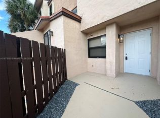 545 W Park Dr APT 7, Miami, FL 33172