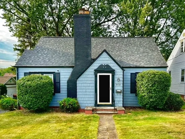 913 28th St NE, Canton, OH 44714