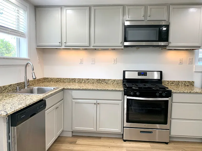 5412 York St #B — Photo 10