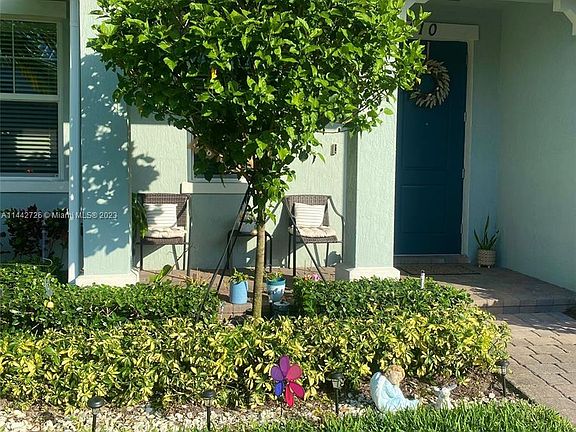 2nd image of 5110 Eucalyptus Dr Unit 3