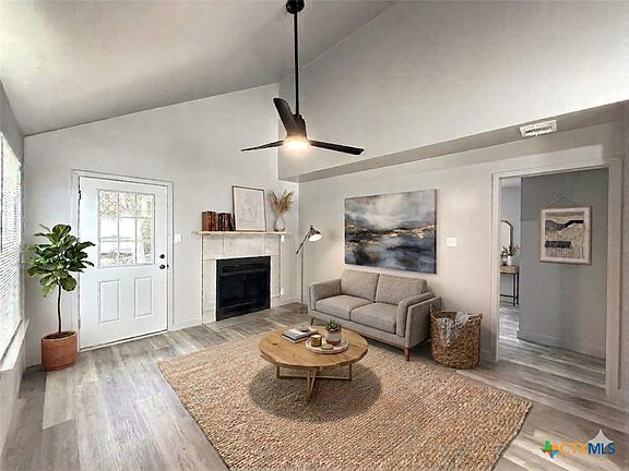 4th image of 2115 Caprice Dr