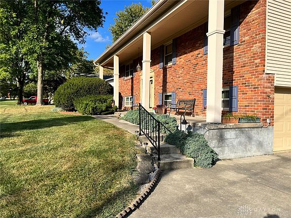 3rd image of 8130 Julie Marie Dr