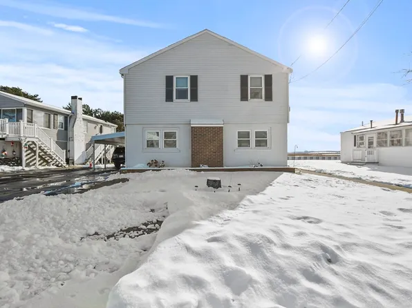 15 12th St W, Salisbury, MA 01952