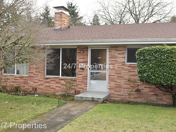 3rd image of 6606 NE Hassalo St #6608