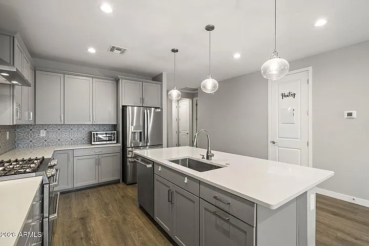 10768 W Kinderman Dr — Photo 12