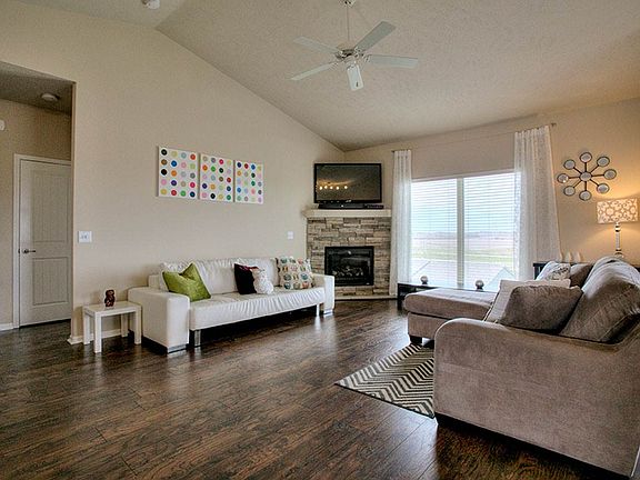 5th image of 17658 Browne Cir