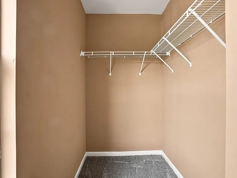 926 Oakshire Cir — Photo 26