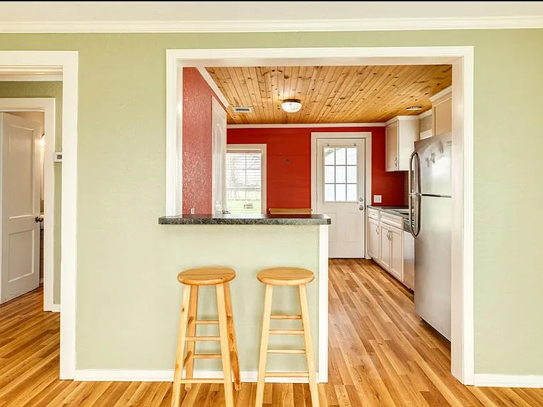 2408 Shanks Rd — Photo 7
