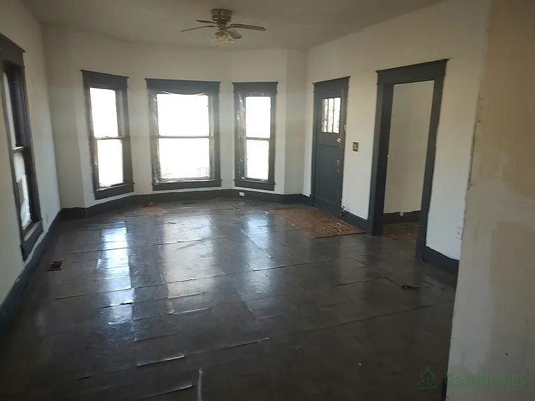 604 W C Ave — Photo 3