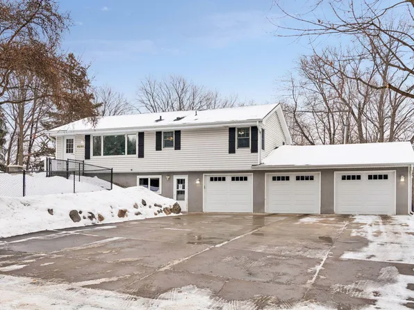 6290 Yucca Ln N, Maple Grove, MN 55311