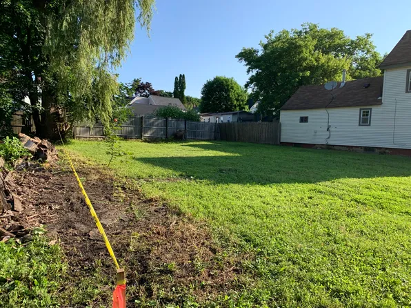 13 Halls Lane, Rockland, ME 04841