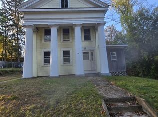 72 Maple St, Warren, MA 01083