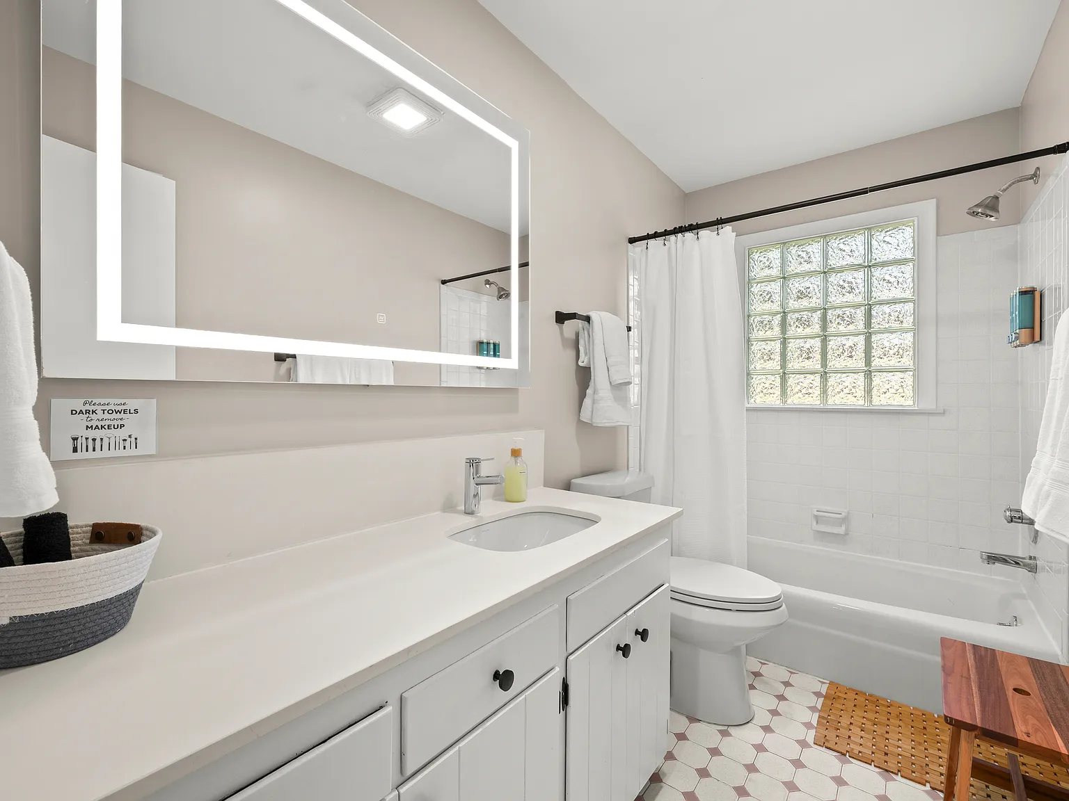 2 bed, 1.5 bath, 1100 sqft, $2,500 — Photo 4