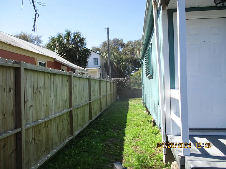 1509 J H Clouser St — Photo 2