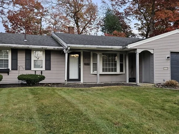 101 Crane Rd, Brockton, MA 02302