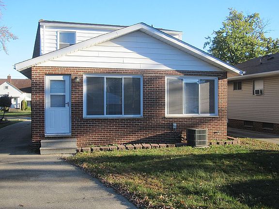 3rd image of 8013 Dartworth Dr