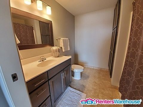 4th image of 523 W Saint Germain St #305