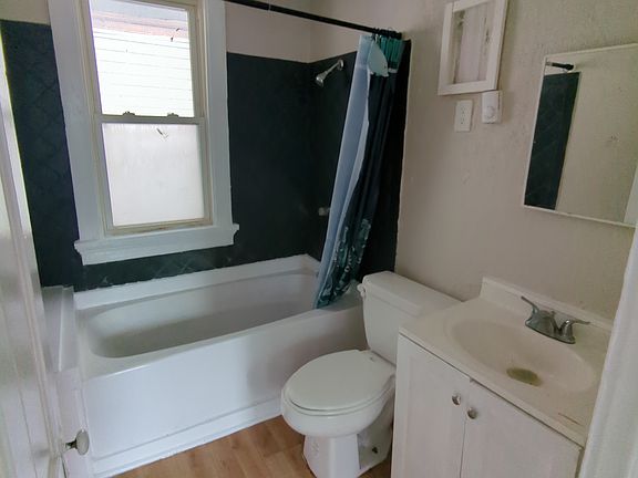4th image of 2862 N 21st St #2862A
