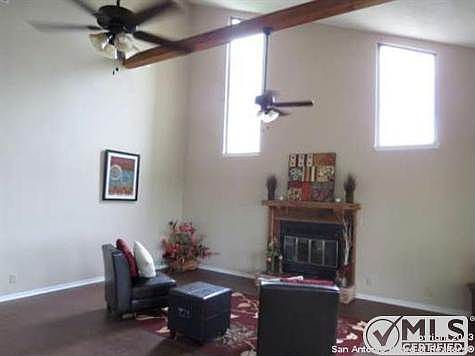 4th image of 450 Lakecreek Dr