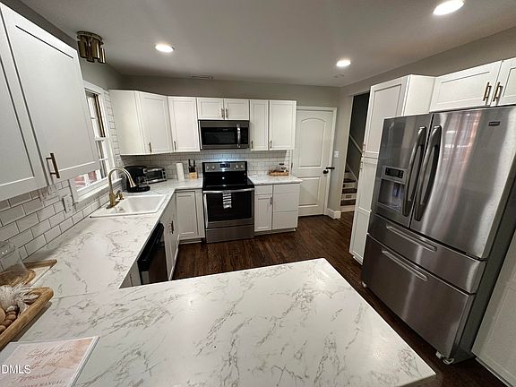 5th image of 3700 Arrowwood Dr