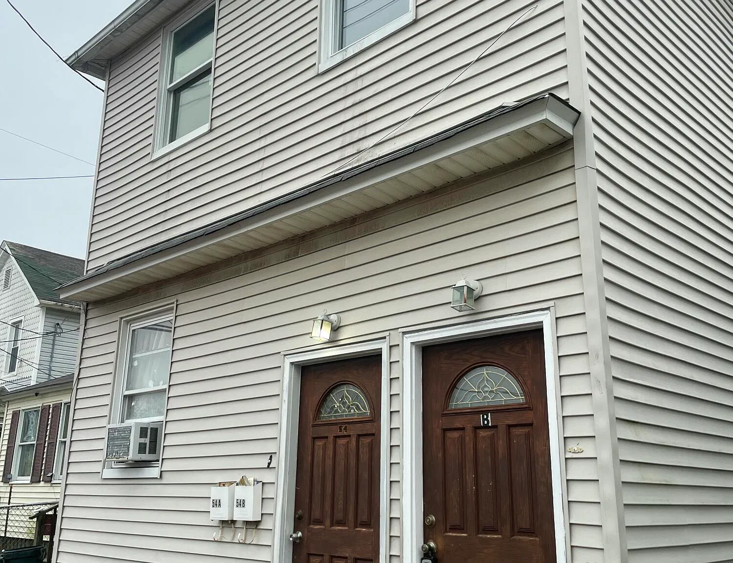 5 bed, 1944 sqft, $2,500 — Photo 1